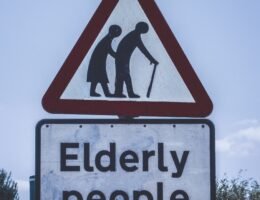 discriminazione degli anziani