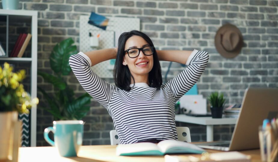 Chi si prende cura di chi si prende cura dei propri parenti anziani? vitaly gariev jyg5nftloy0 unsplash